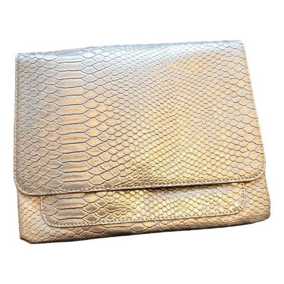 Silver Faux Snakeskin Purse with Zipper Pocket DH669 - Picture 1 of 6